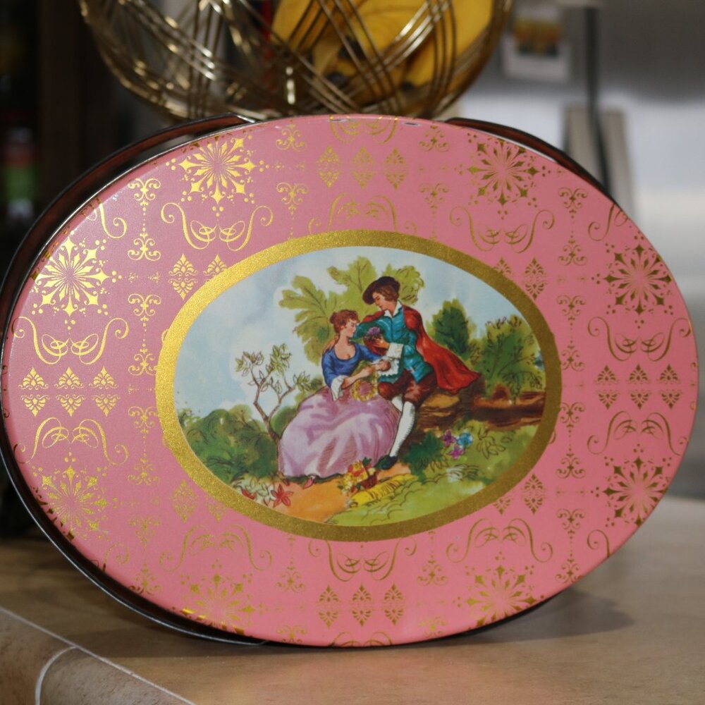 Vintage Oval Cake Tin